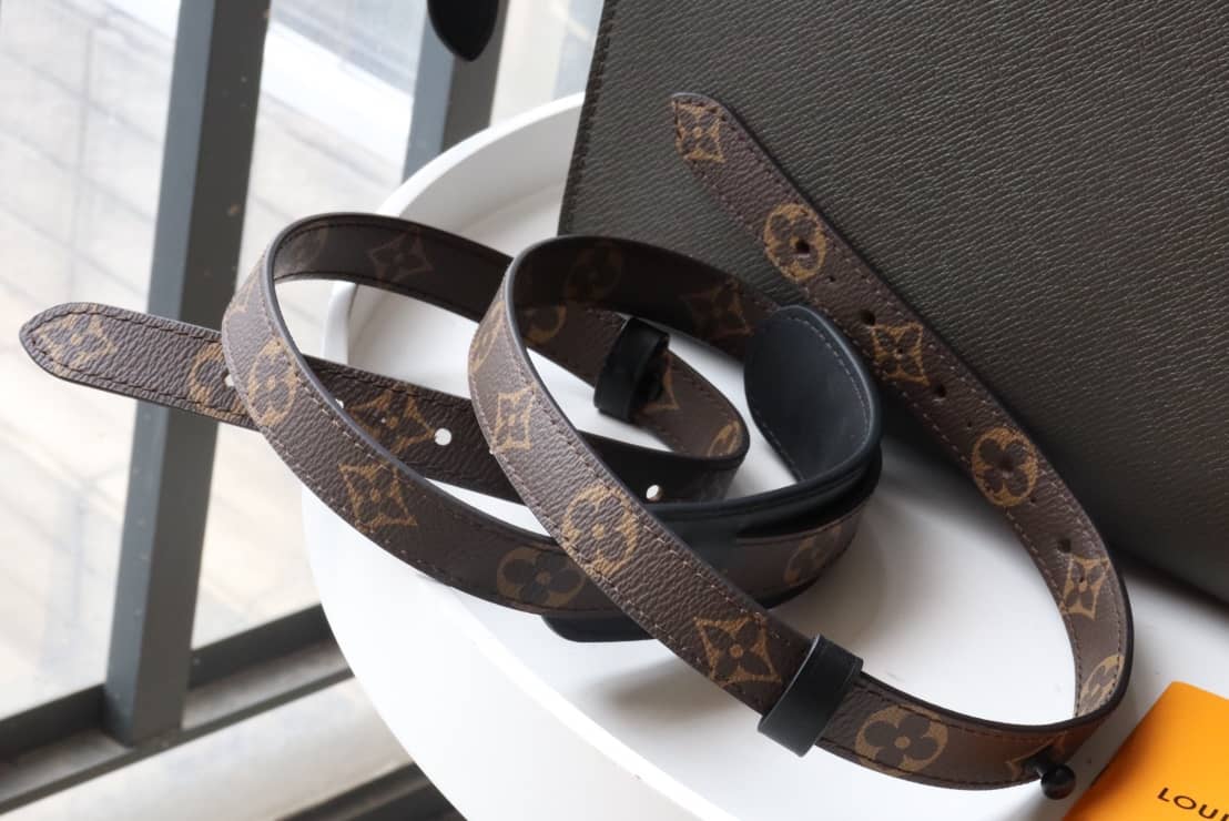 L0vis Vvtt0n Robusto Briefcase Monogram Canvas Taiga Leather Replica M30591