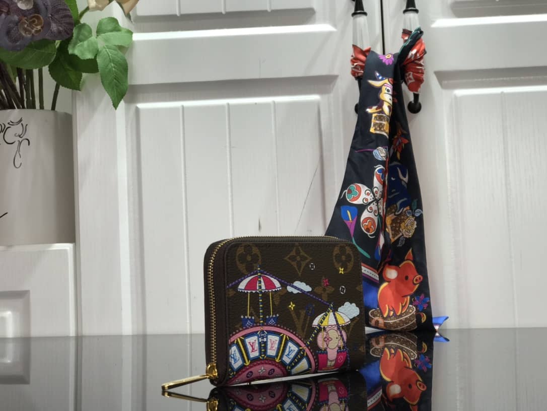 l0vis vvtt0n mini pochette accessoires u1u1enne christmas edition replica bag n60402