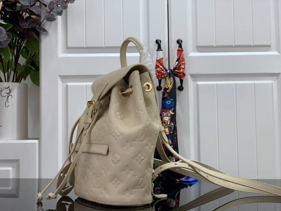 L0vis Vvtt0n Empreinte Montsouris White M45639 Replica Backpack