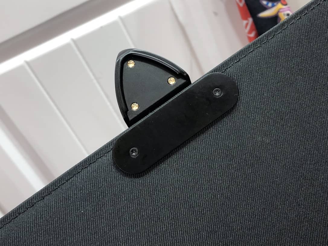 L0vis Vvtt0n Monogram Key S Lock A4 Pouch Replica M80560