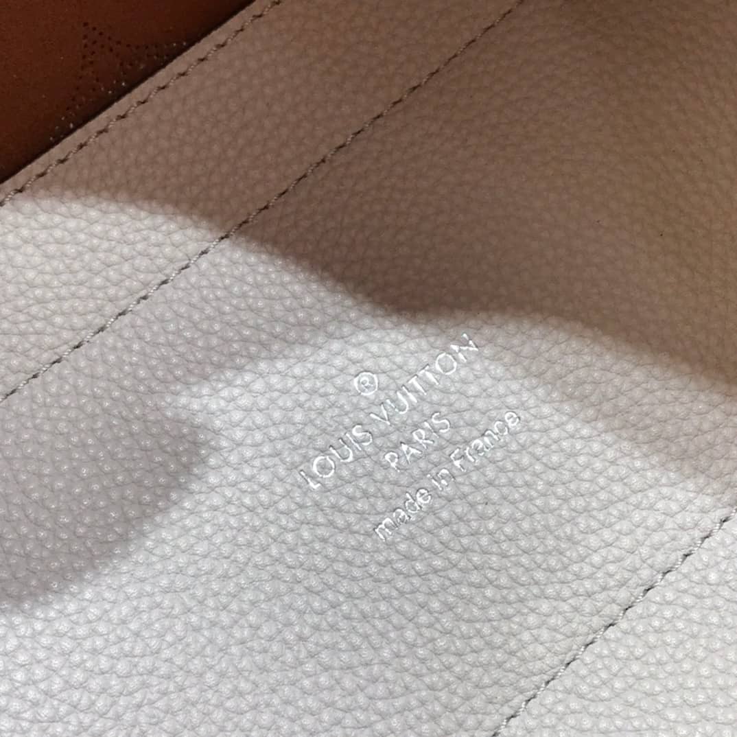 L0vis Vvtt0n Mahina Hina PM Leather Tote Replica White M54353