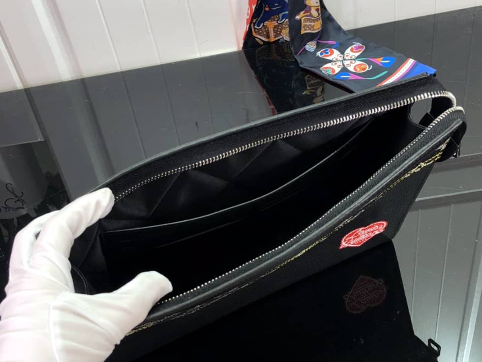 L0vis Vvtt0n Pochette Dupe x Nigo Voyage MM Monogram Black M45961