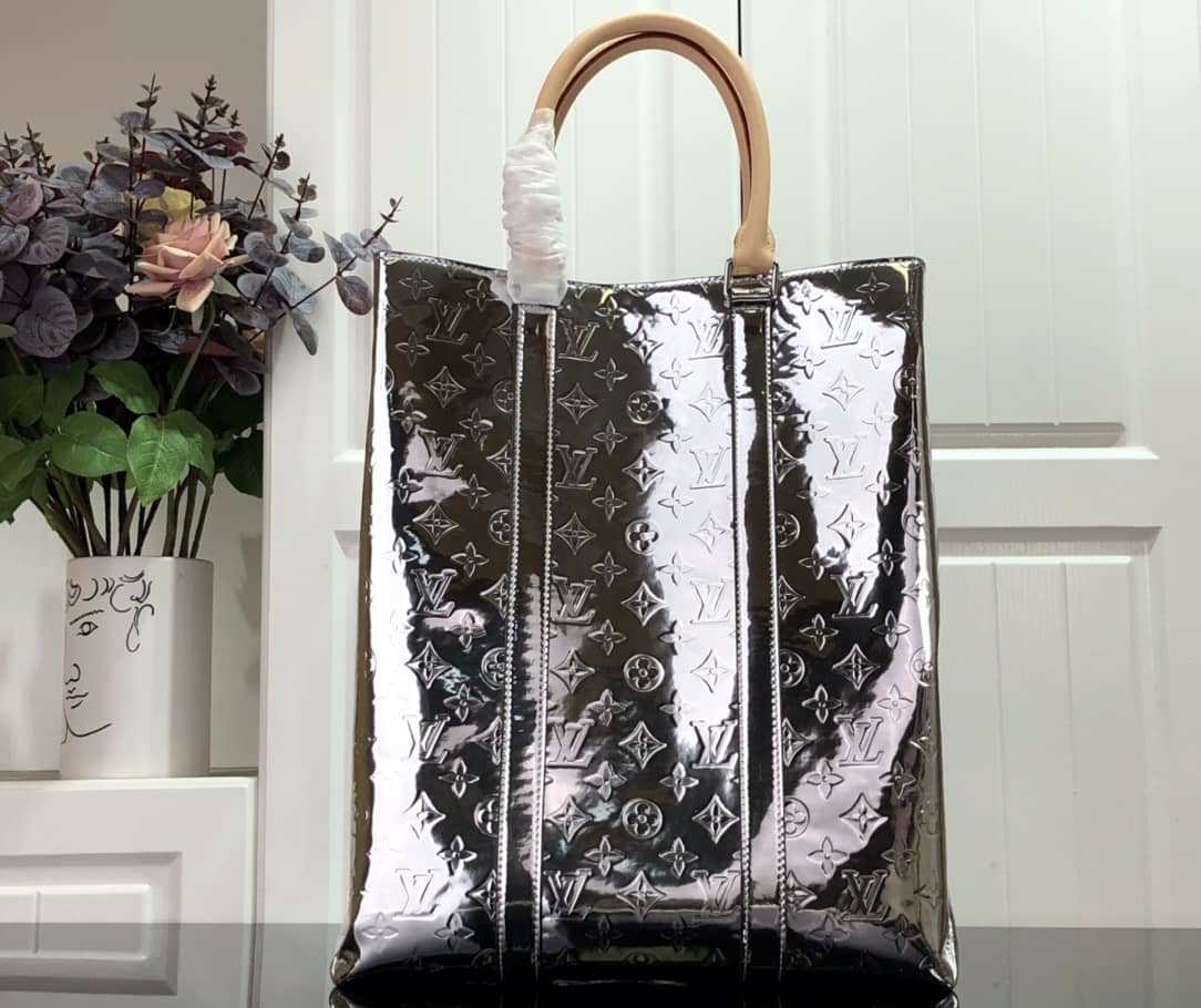 L0vis Vvtt0n Sac Plat Monogram Mirror Coated Canvas Replica Bag