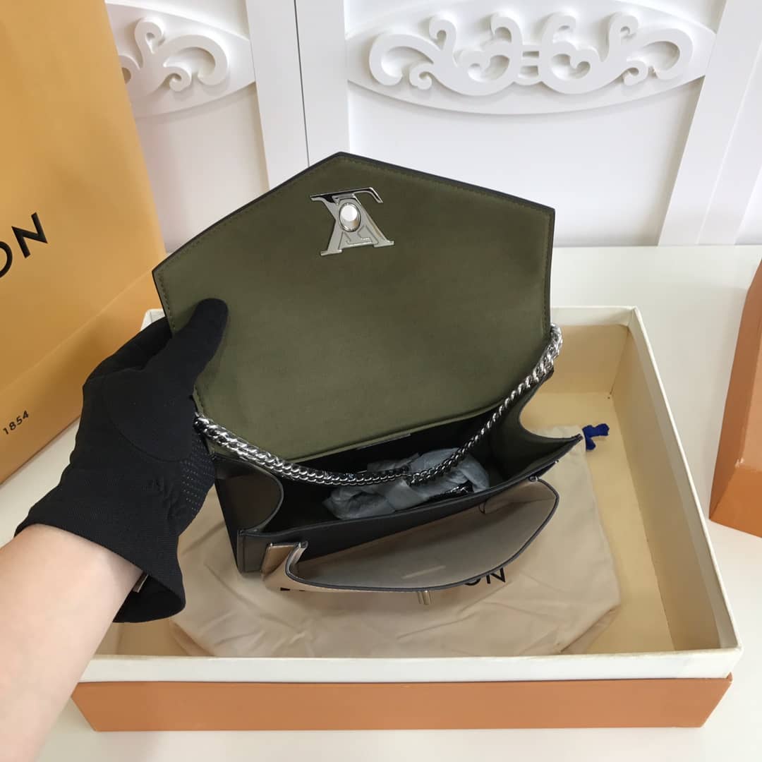 L0vis Vvtt0n MyLockMe BB Calf Chain Replica Shoulder Bag Green M51418