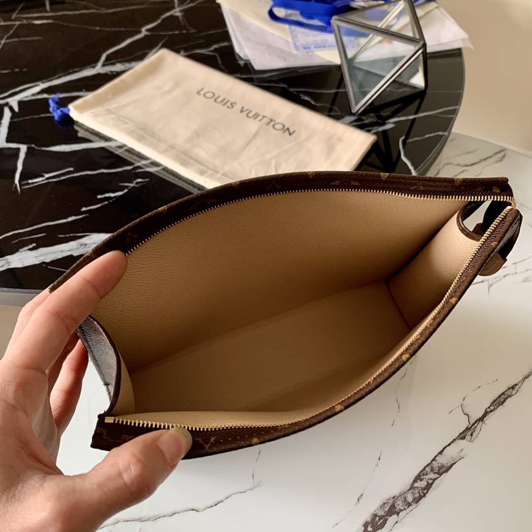 L0vis Vvtt0n Toiletry Monogram Canvas Pouch Replica M47542