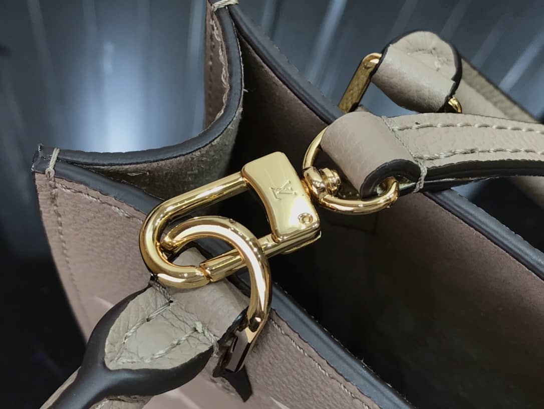 L0vis Vvtt0n Monogram Petit Sac Plat Bag Replica Gray M80449