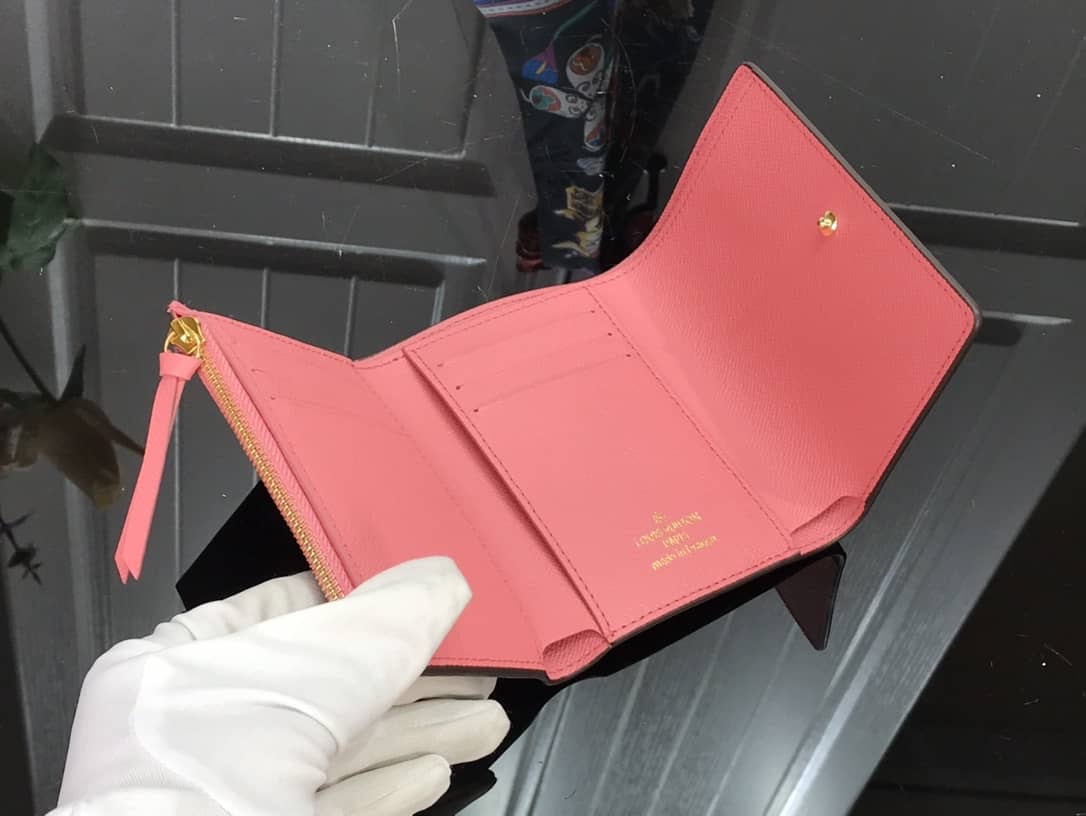 L0vis Vvtt0n Monogram Canvas Christmas Victorine Wallet Replica M69751