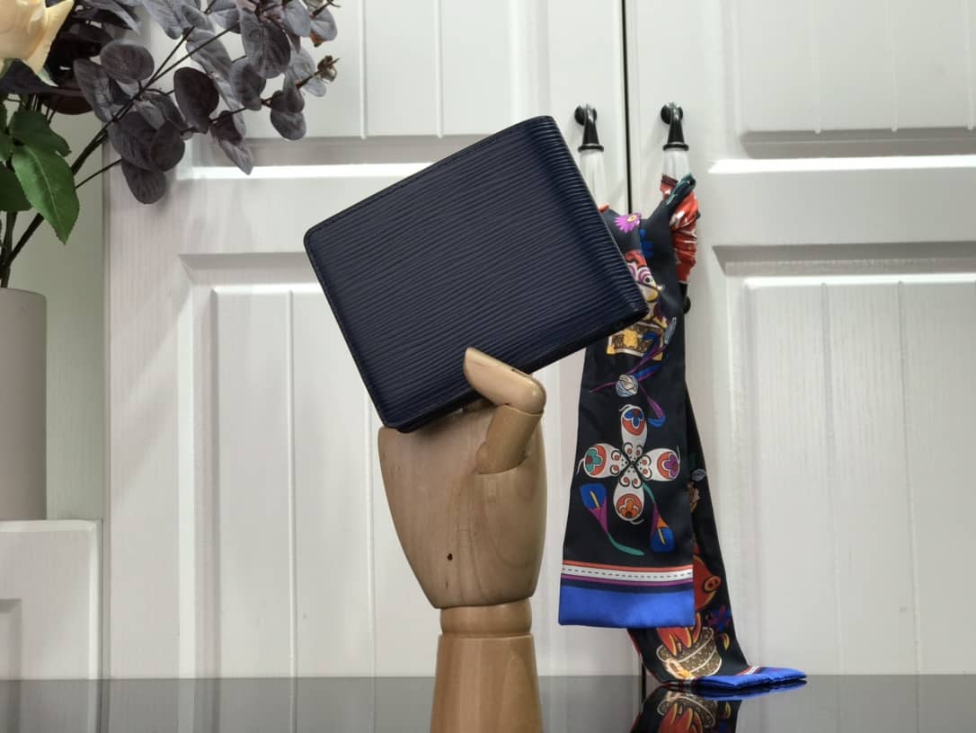 L0vis Vvtt0n Epi Damier Graphite Multiple Replica Wallet Blue M69538