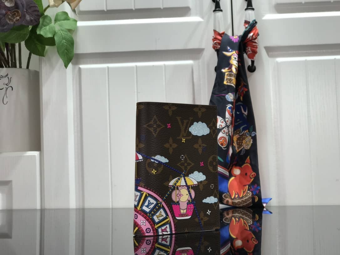 l0vis vvtt0n christmas u1u1enne monogram passport cover replica m69746