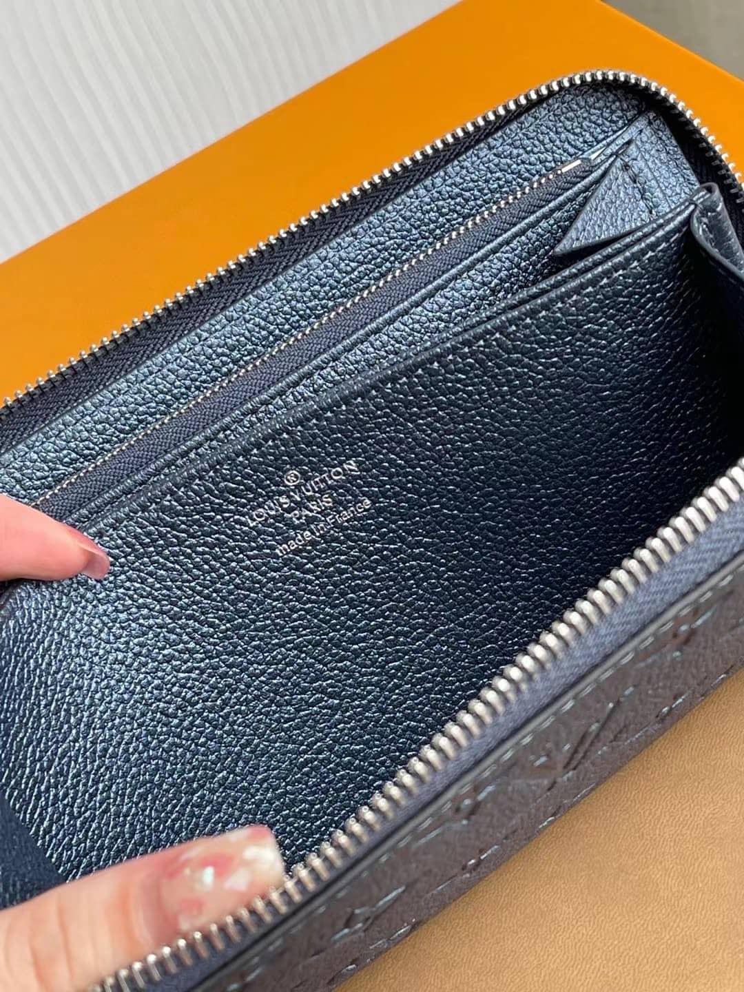 L0vis Vvtt0n Long Wallet Zippy Empreinte Navy Blue M80958 Replica Wallet