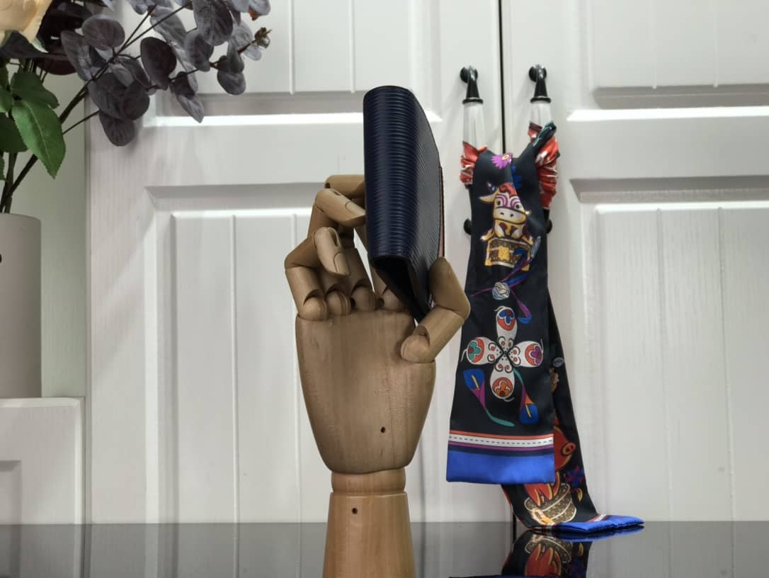 L0vis Vvtt0n Epi Damier Graphite Multiple Replica Wallet Blue M69538