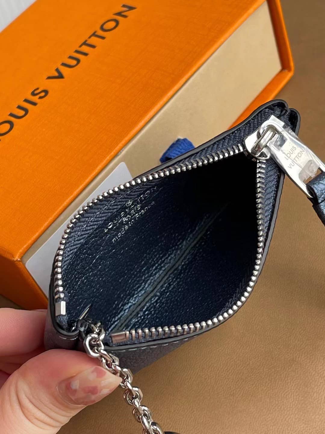 L0vis Vvtt0n Monogram Empreinte Leather Key Pouch Blue M80900 Replica Wallet