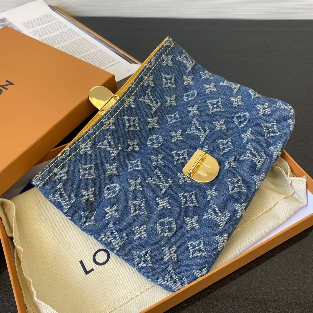 L0vis Vvtt0n Denim Clutch Vintage Replica Bag Blue M44472