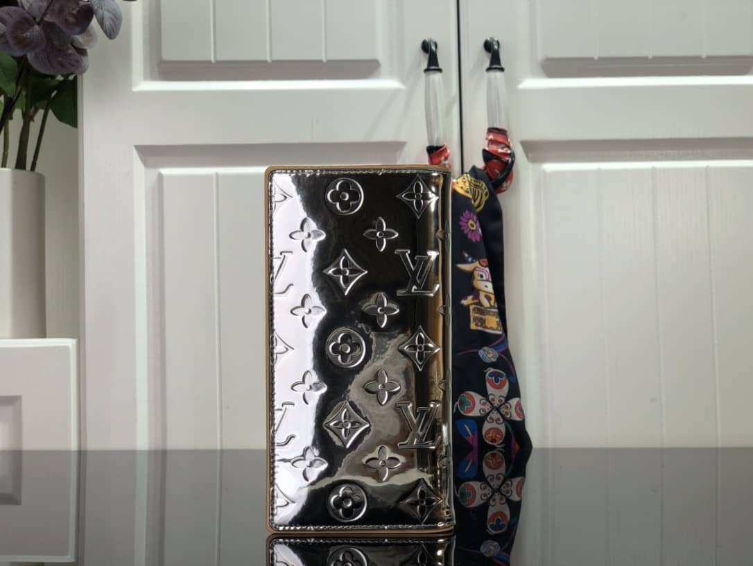 L0vis Vvtt0n Long Mirror Slender Pocket Organizer Wallet Replica M80807