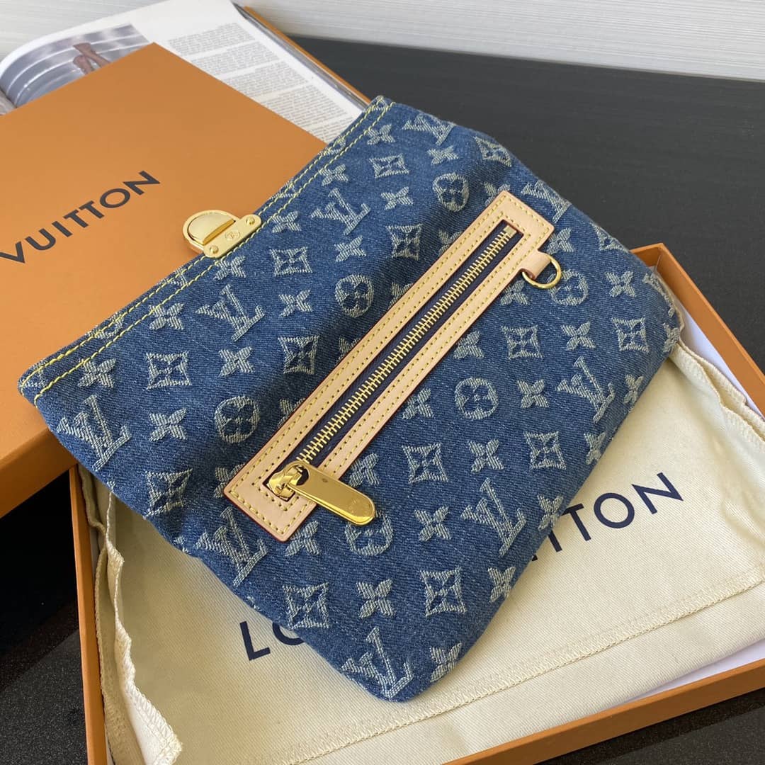 L0vis Vvtt0n Denim Clutch Vintage Replica Bag Blue M44472