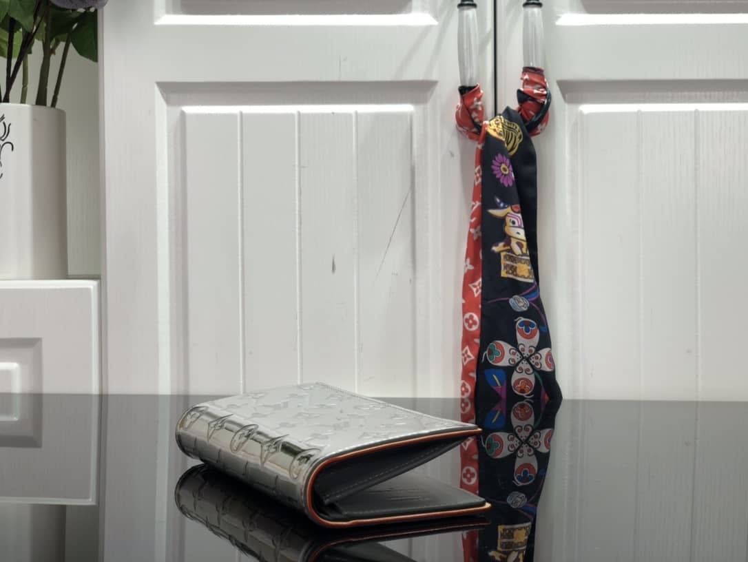 L0vis Vvtt0n Long Mirror Slender Pocket Organizer Wallet Replica M80807