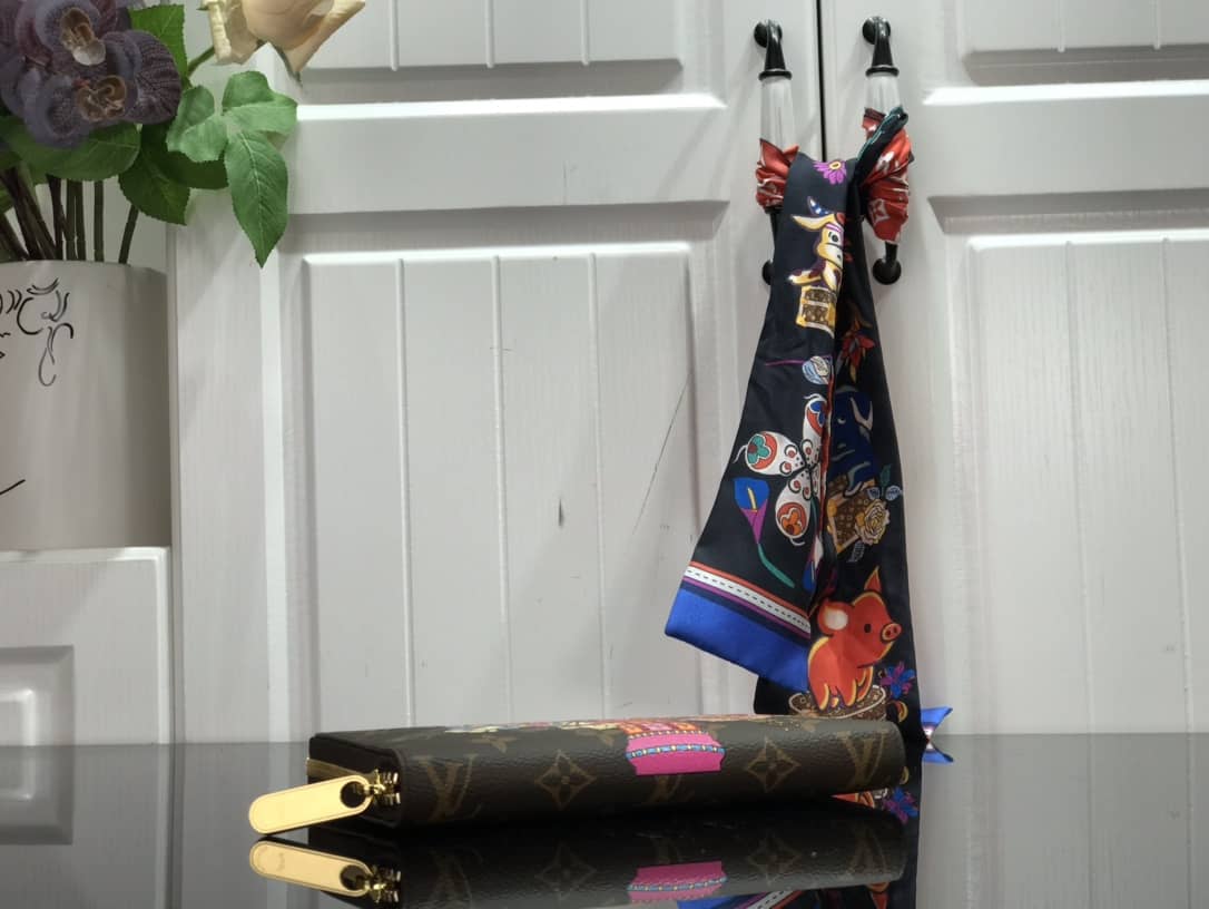 L0vis Vvtt0n Monogram Zippy Wallet Christmas Animation 2020 Replica M69753