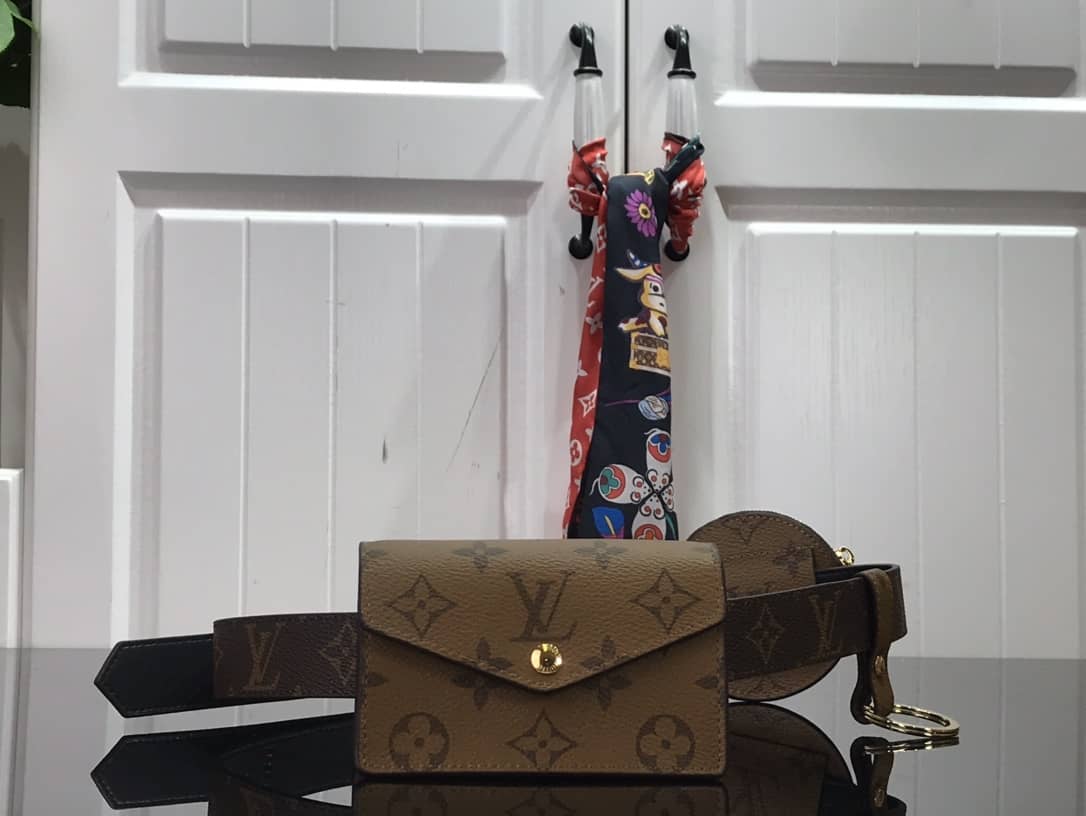 L0vis Vvtt0n Escale Daily Multi Pocket 30mm Belt Yellow Replica M0253Y