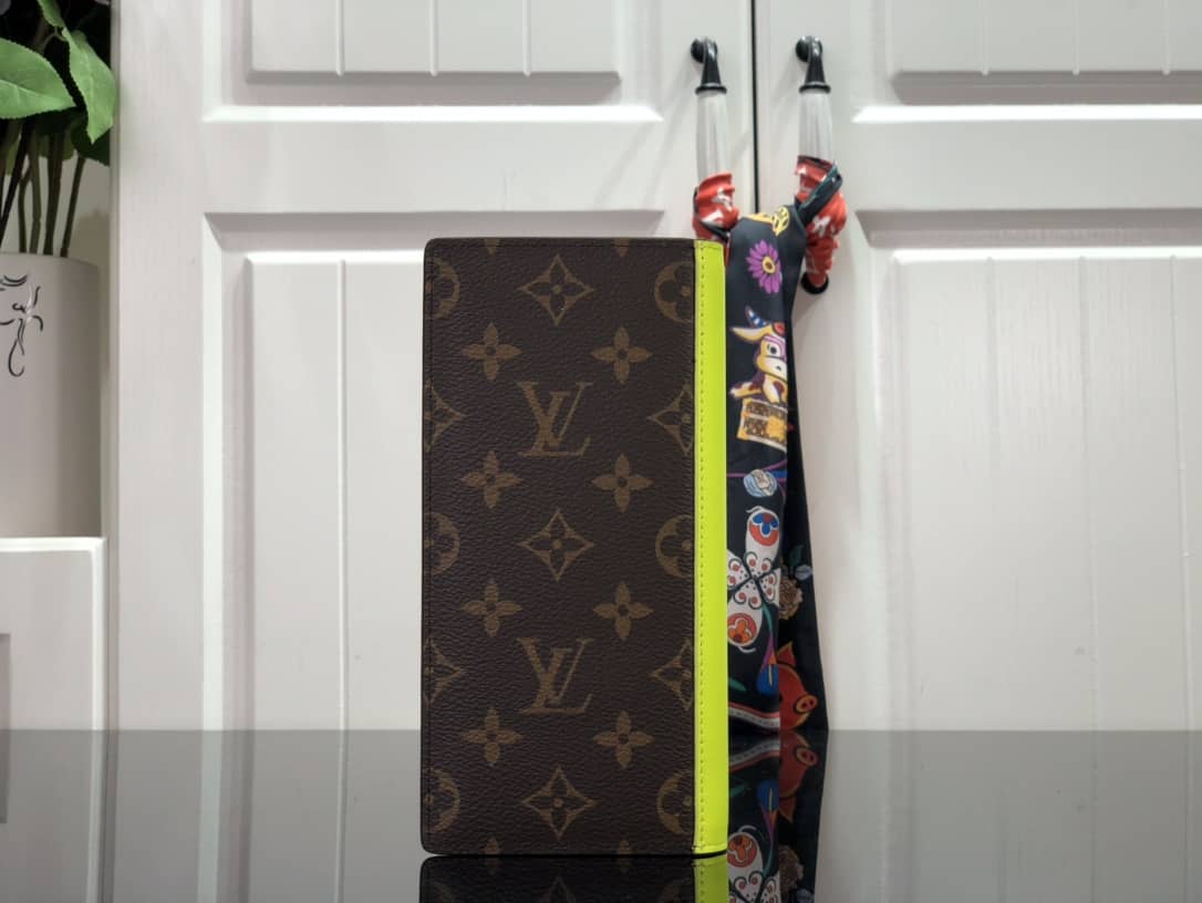 L0vis Vvtt0n Monogram Long Leather Brazza Wallet Replica Yellow M80790