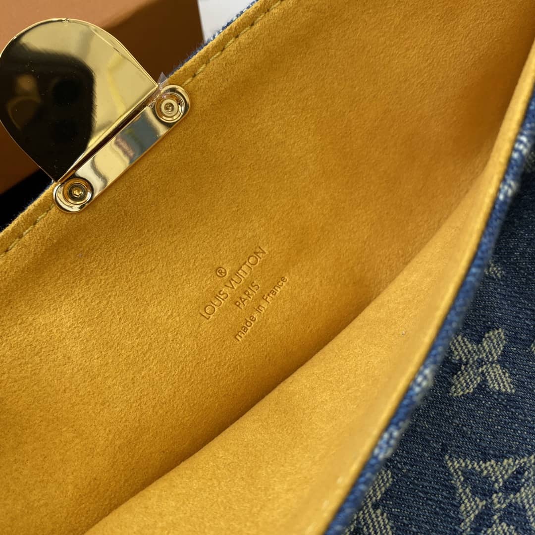 L0vis Vvtt0n Denim Clutch Vintage Replica Bag Blue M44472