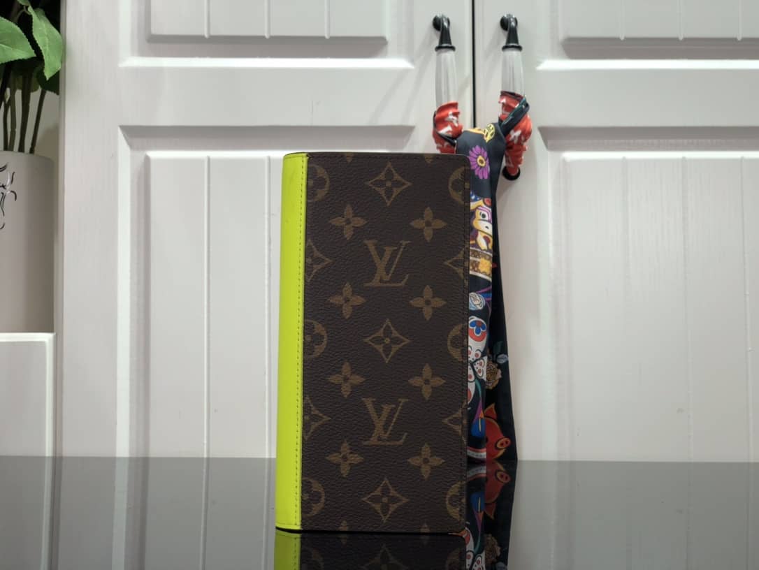 L0vis Vvtt0n Monogram Long Leather Brazza Wallet Replica Yellow M80790