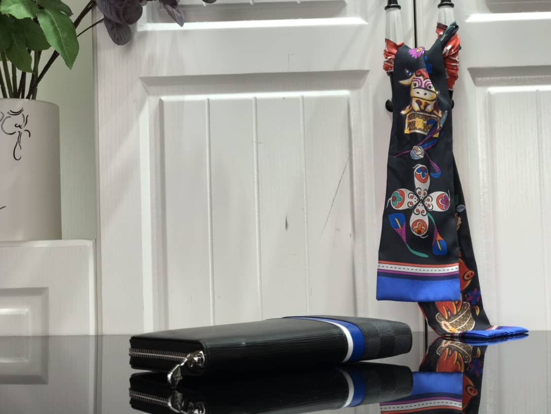 L0vis Vvtt0n Wallet Dupe Zippy  Classic Monogram Pattern  M56829