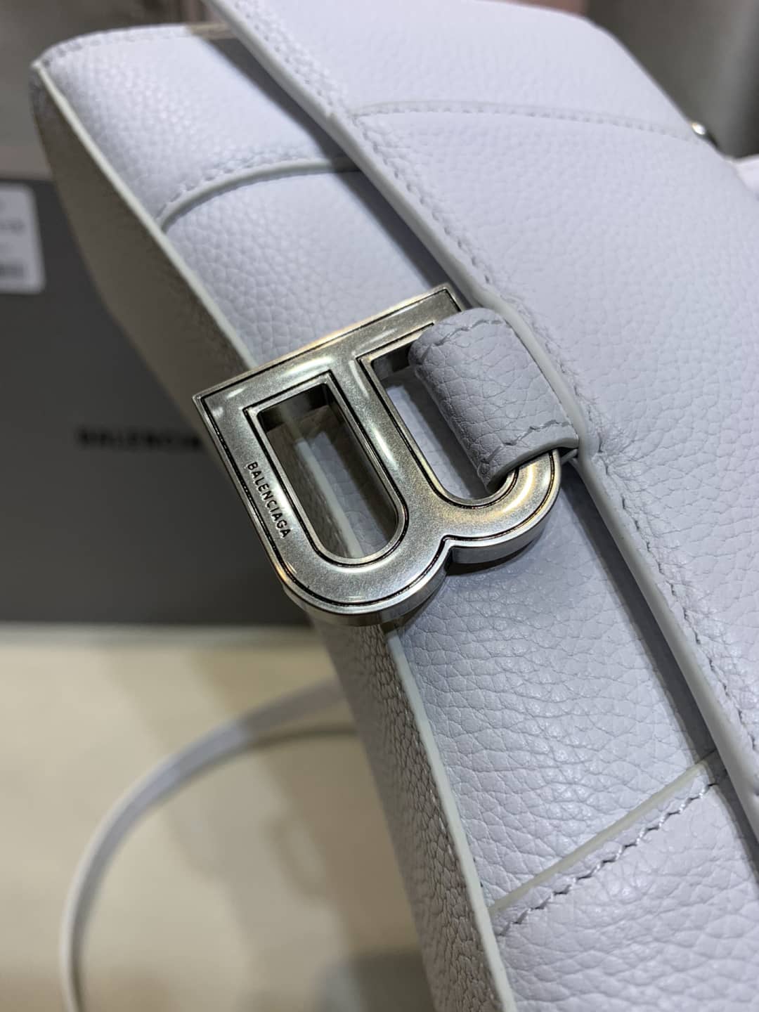 Ba1en*iaga Hourglass Leather Top Handle Replica Bag