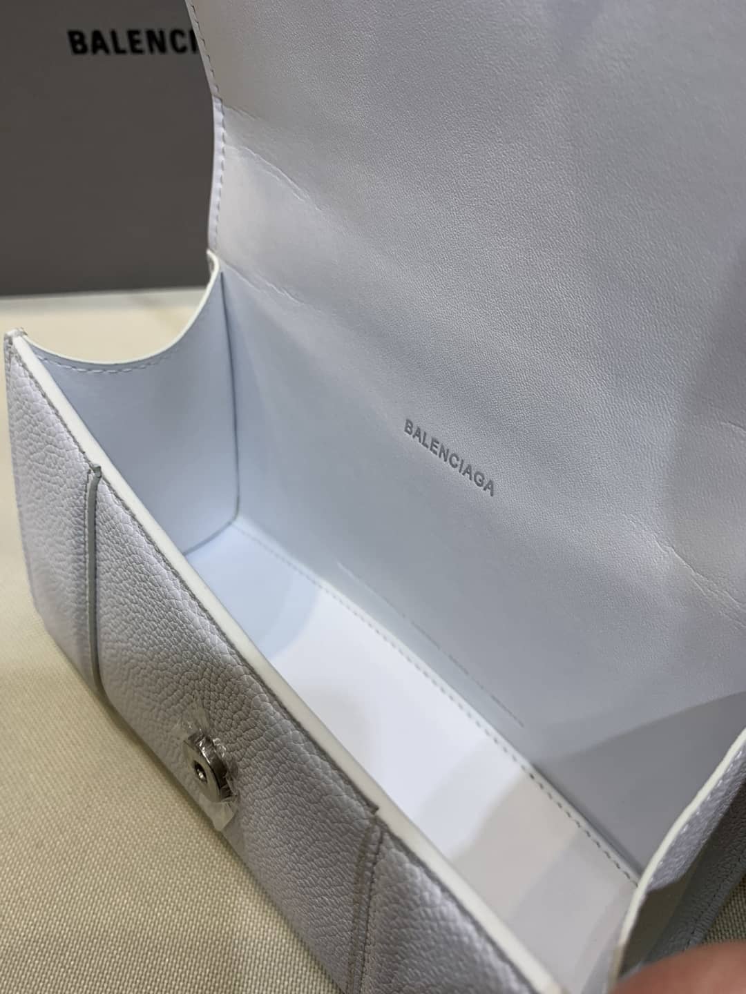 Ba1en*iaga Hourglass Leather Top Handle Replica Bag