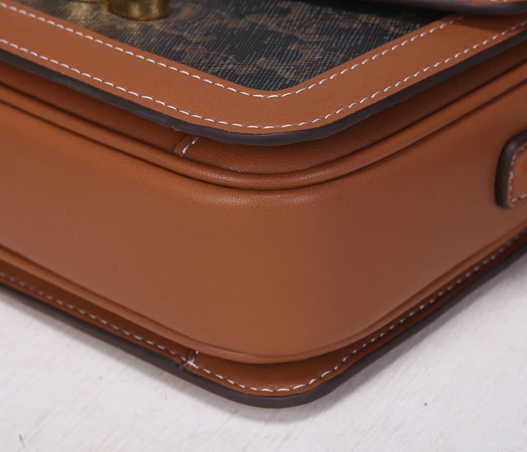 Ce1i*e Small Besace 16 Cowhide Replica Saddle Bag