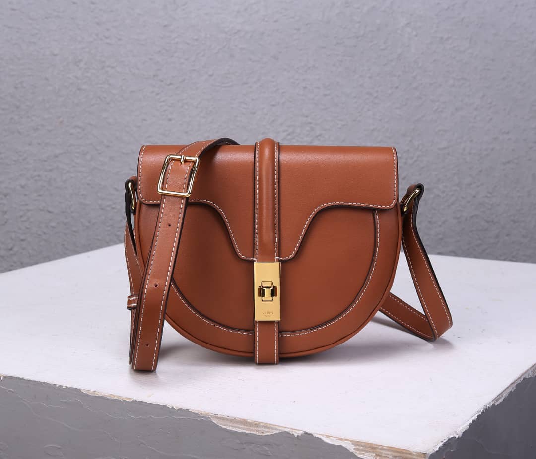 Ce1i*e Small Besace 16 Cowhide Replica Saddle Bag