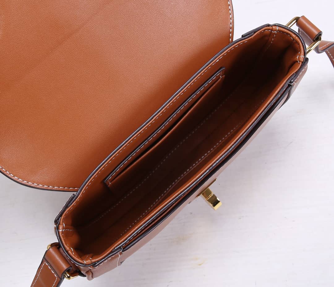 Ce1i*e Small Besace 16 Cowhide Replica Saddle Bag
