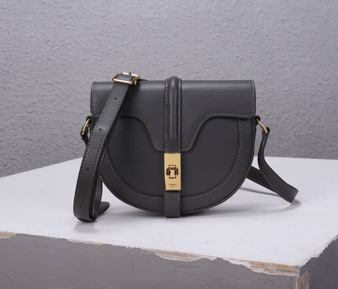 Ce1i*e Small Besace 16 Cowhide Replica Saddle Bag