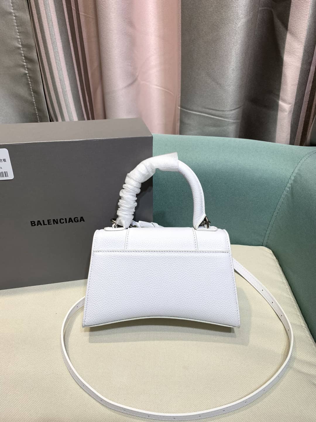 Ba1en*iaga Hourglass Leather Top Handle Replica Bag