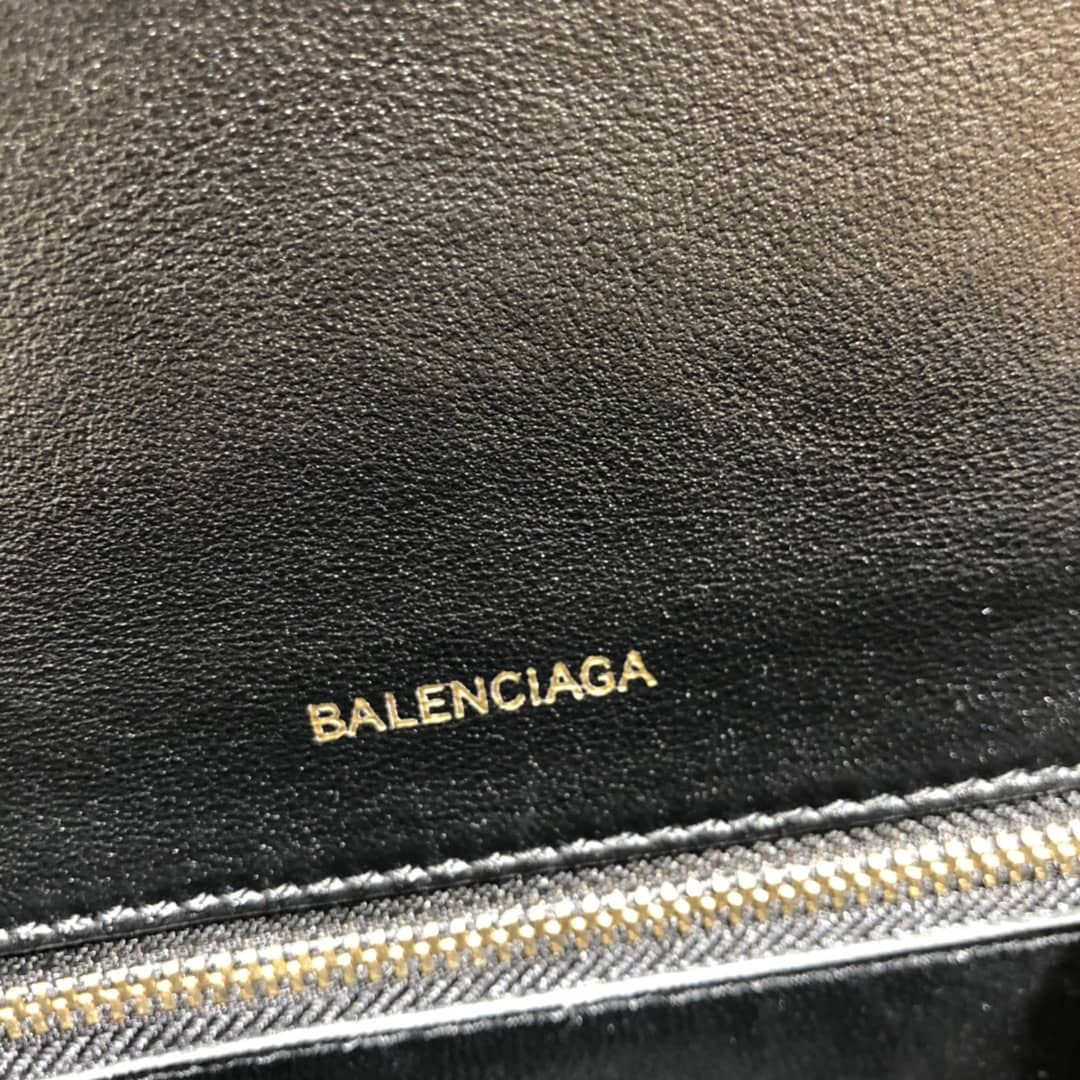 Ba1en*iaga Hourglass Leather Top Handle Replica Bag