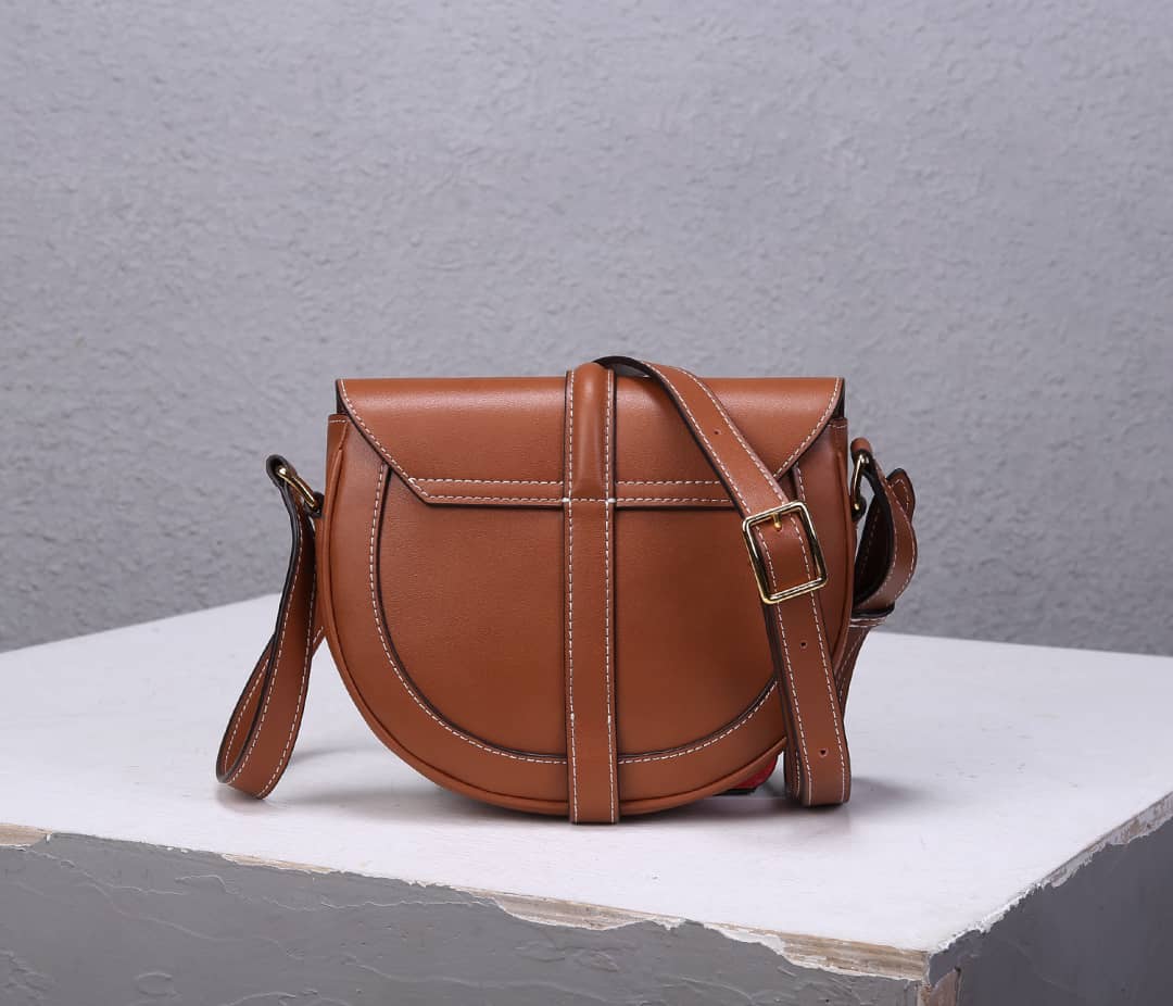 Ce1i*e Small Besace 16 Cowhide Replica Saddle Bag
