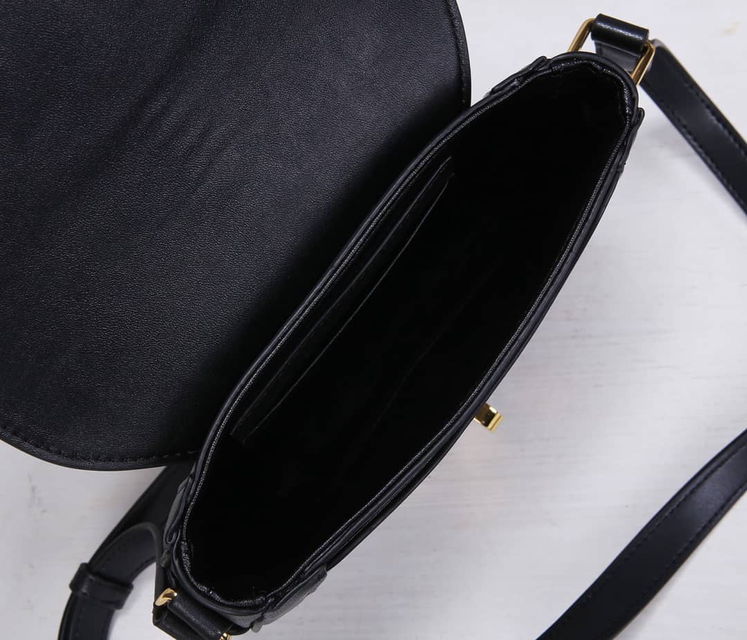 Ce1i*e Small Besace 16 Cowhide Replica Saddle Bag