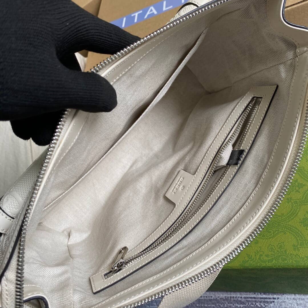 Gvc*1 GG Embossed Messenger Bag Replica 658565