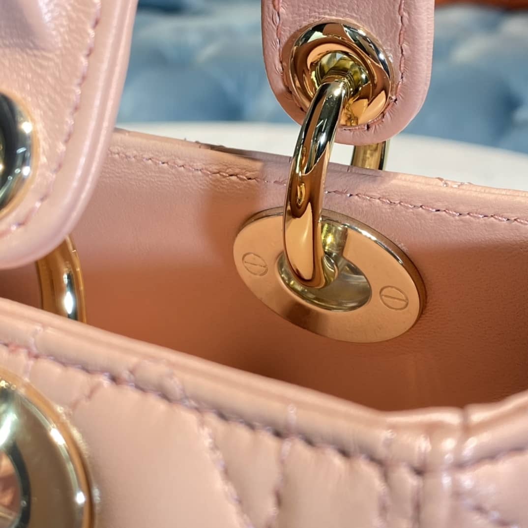 Chr1st1an D10r Lady 24CM Replica Bag