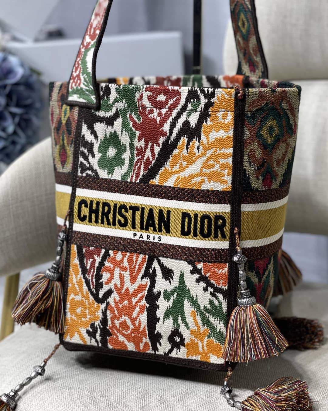 Chr1st1an D10r CD Bubble Embroidered Replica Bucket Bag