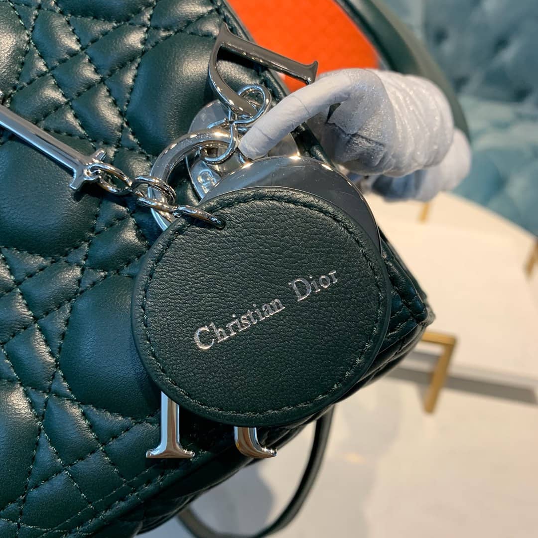Chr1st1an D10r Lady D10r 24CM Replica Bag