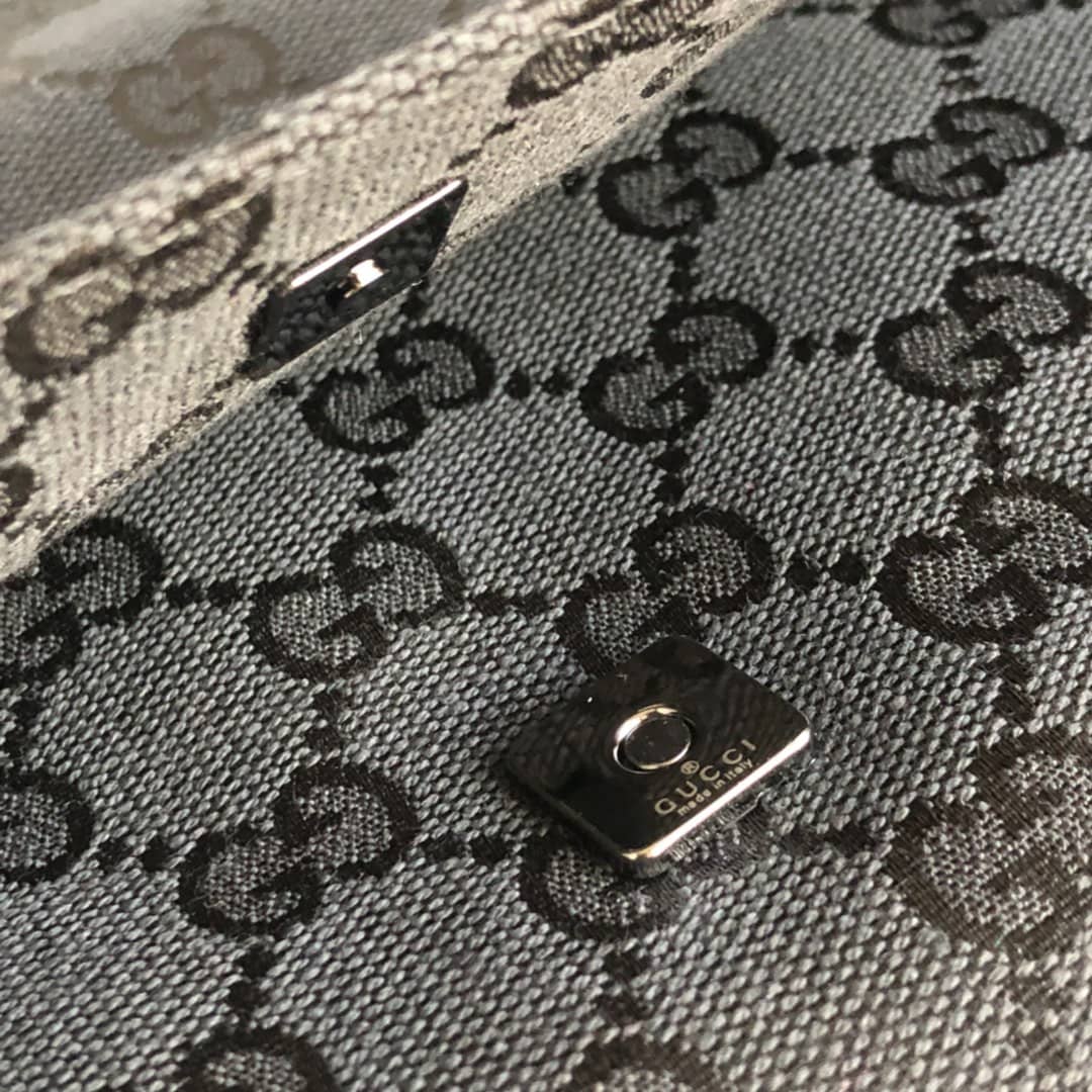 Gvc*1 GG Canvas Messenger Bag Replica Black 146236