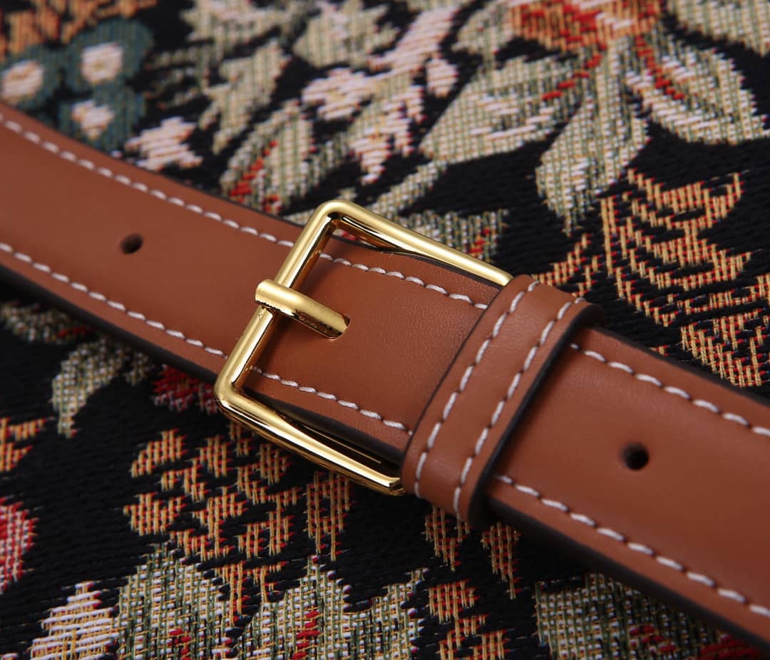 Ce1i*e Bag Dupe Triomphe Teen 22cm