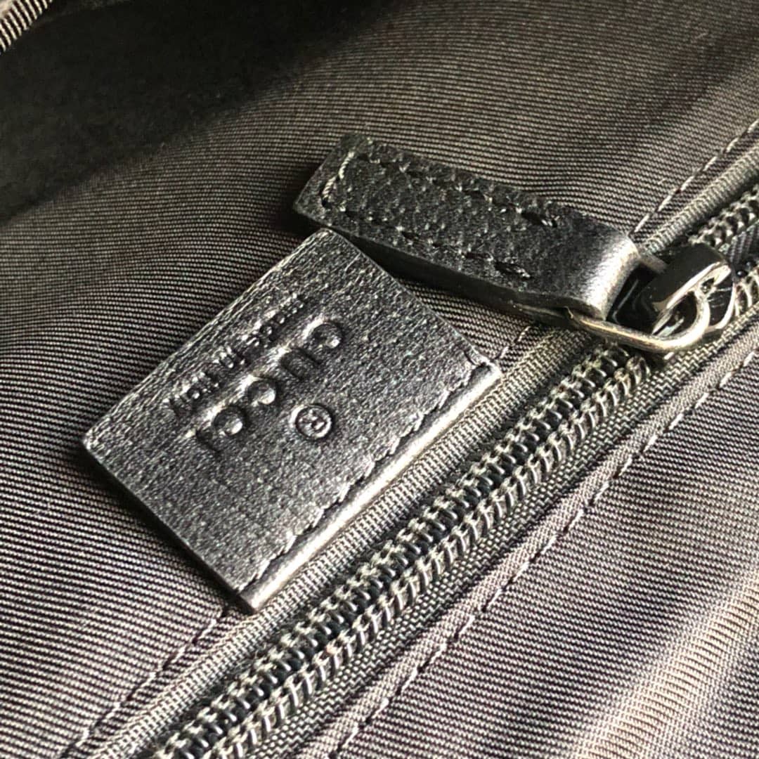 Gvc*1 GG Canvas Messenger Bag Replica Black 146236