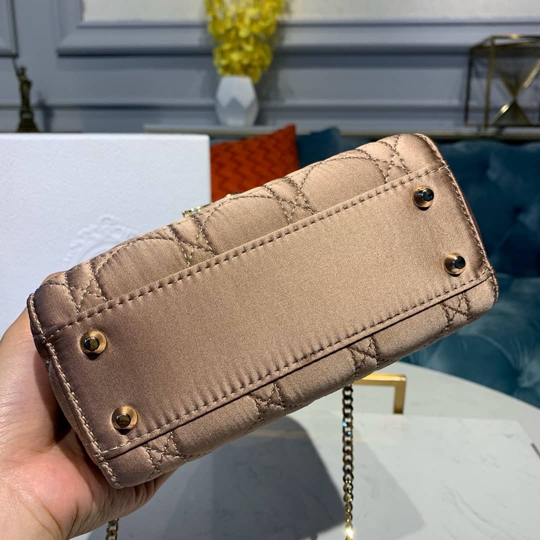 Chr1st1an D10r Lady D10r 17CM Replica Bag