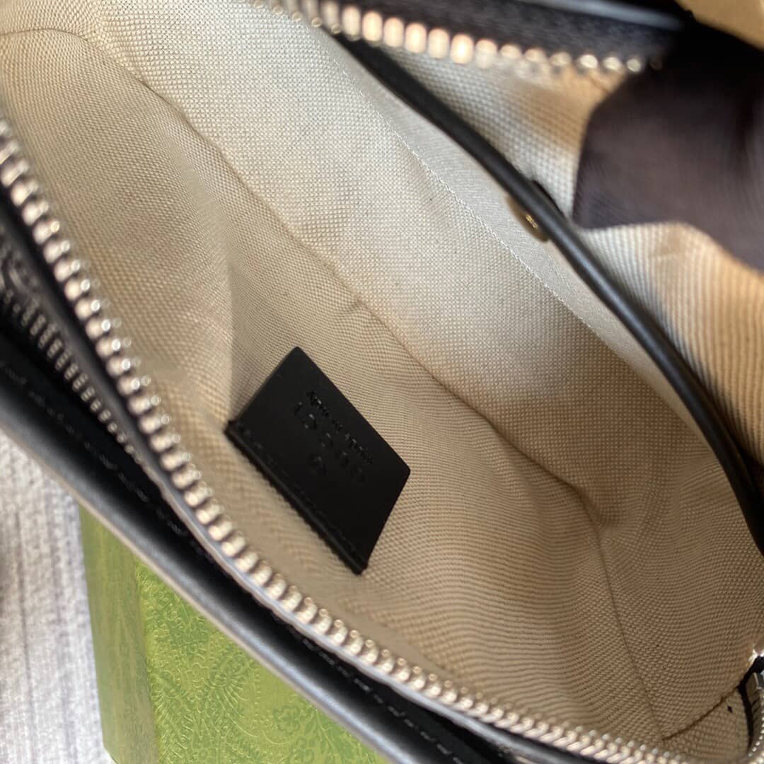 Gvc*1 GG Embossed Cosmetic Case Replica 627470