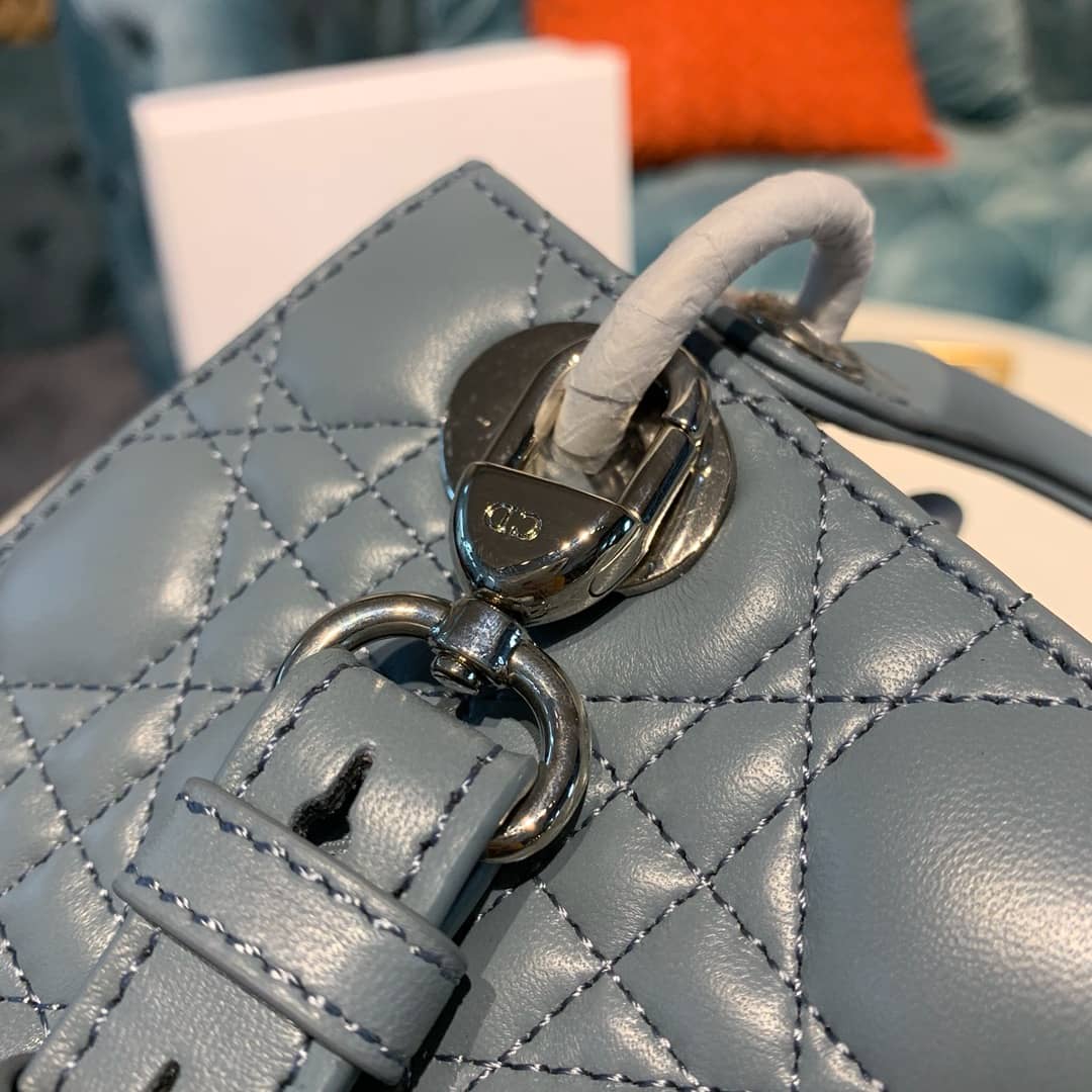 Chr1st1an D10r Lady D10r 20CM Replica Bag