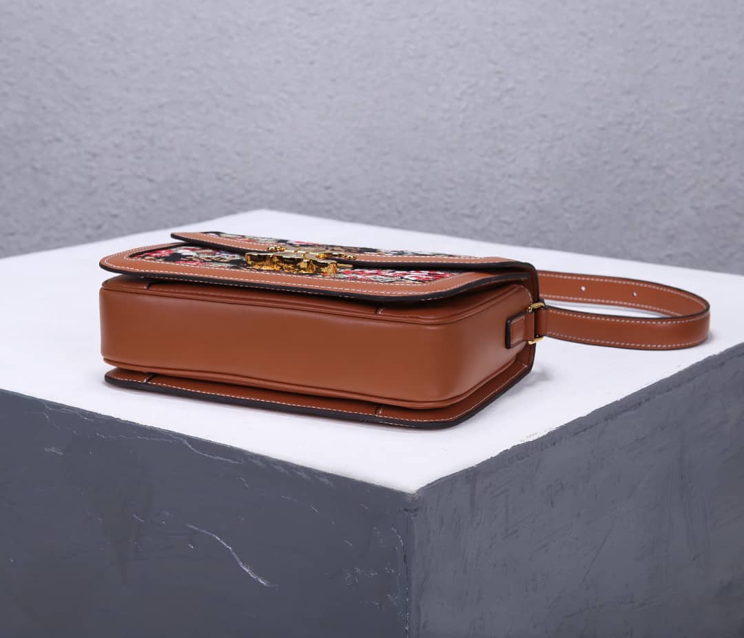 Ce1i*e Bag Dupe Triomphe Teen 22cm