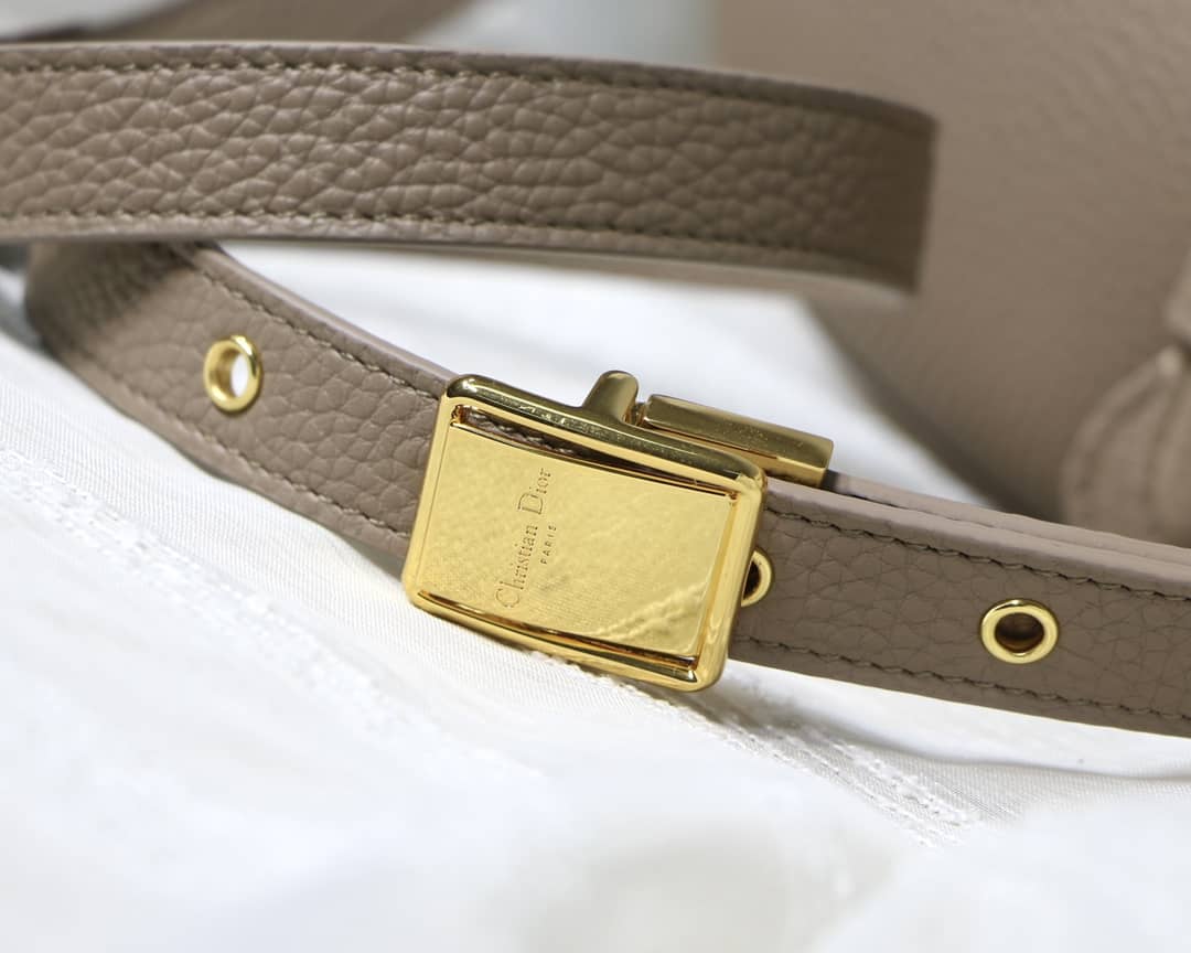 Cheap Chr1st1an D10r Bobby 22CM Replica Bag