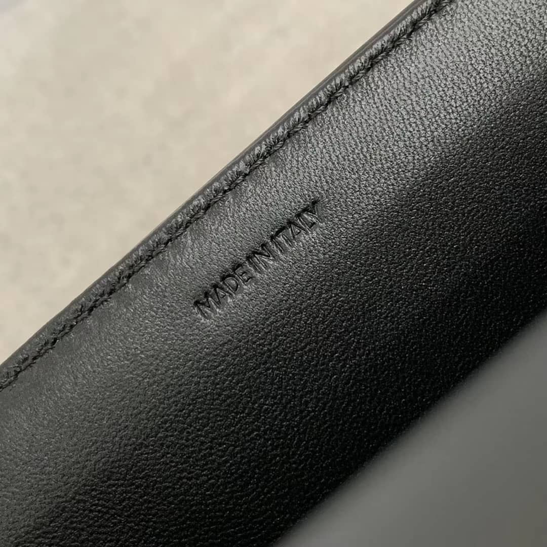 Ce1i*e Triomphe Bag Dupe Medium Maillon Triomphe Calfskin Replica Bag