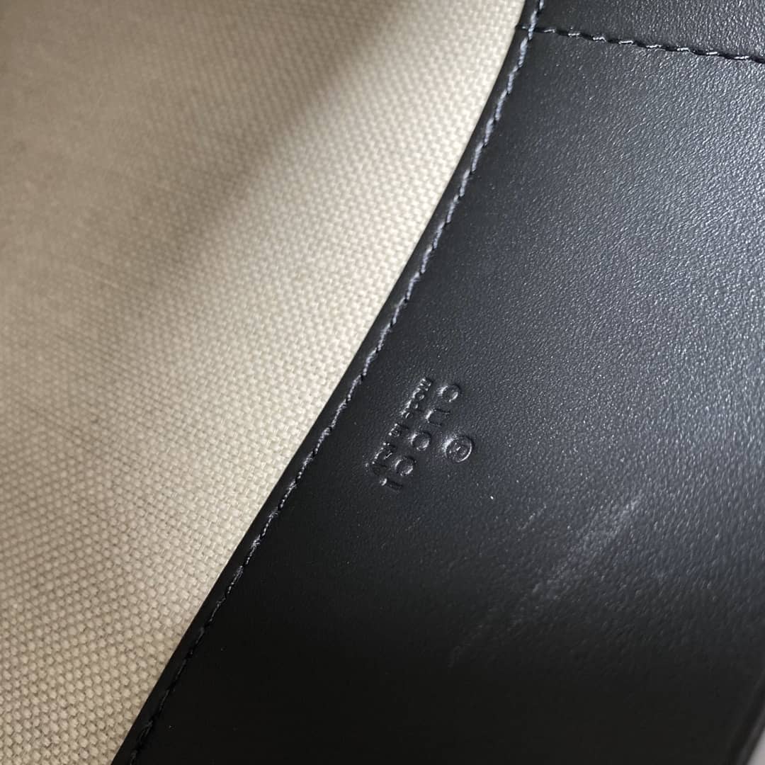 Gvc*1 Animarie Wolf GG Svp*me Clutch Replica 547084